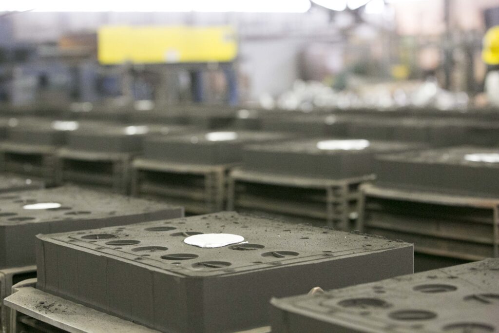 Aluminum Green Sand Mold Cooling In Foundry